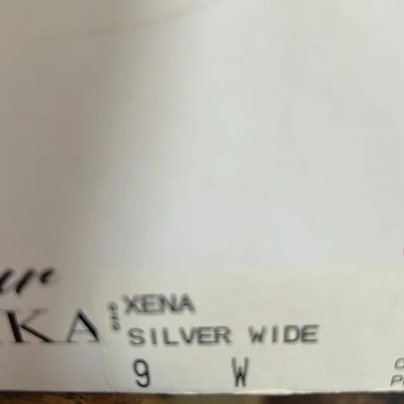 🎉❤️HP❤️🎉NWOT Badgley Mischka American Glamour Shoes - Picture 7 of 7